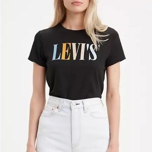 Levi's 90's Serif Logo Perfect Graphic Tee Shirt in Caviar Black NWT